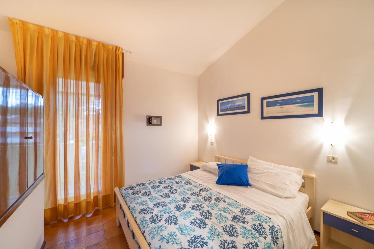 Villaggio Club Dei Pini 비비오네 외부 사진