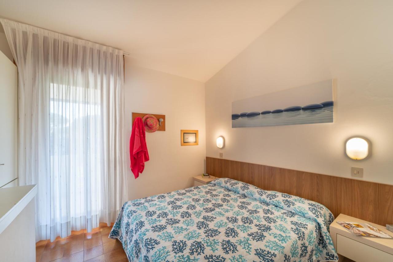 Villaggio Club Dei Pini 비비오네 외부 사진