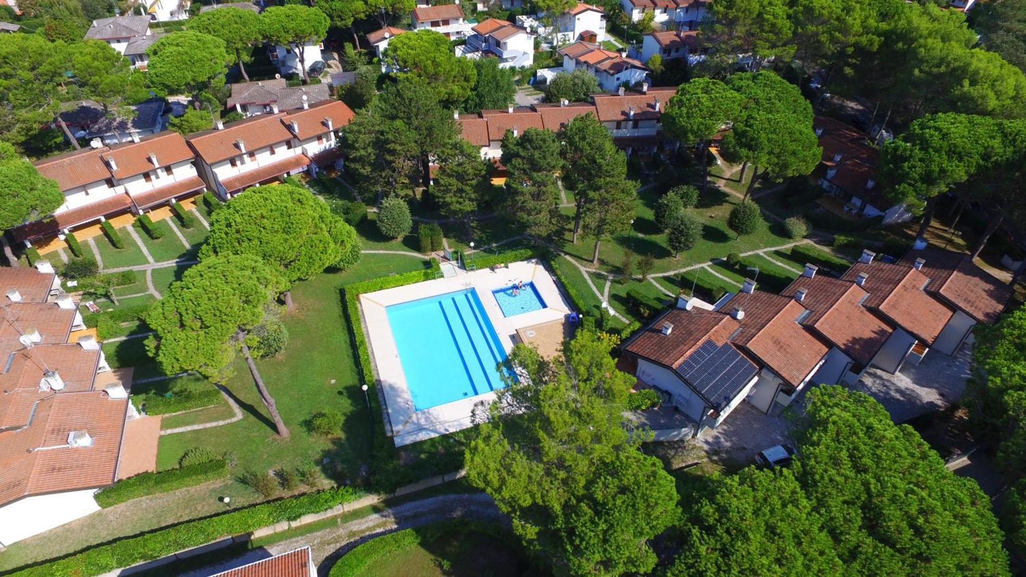 Villaggio Club Dei Pini 비비오네 외부 사진