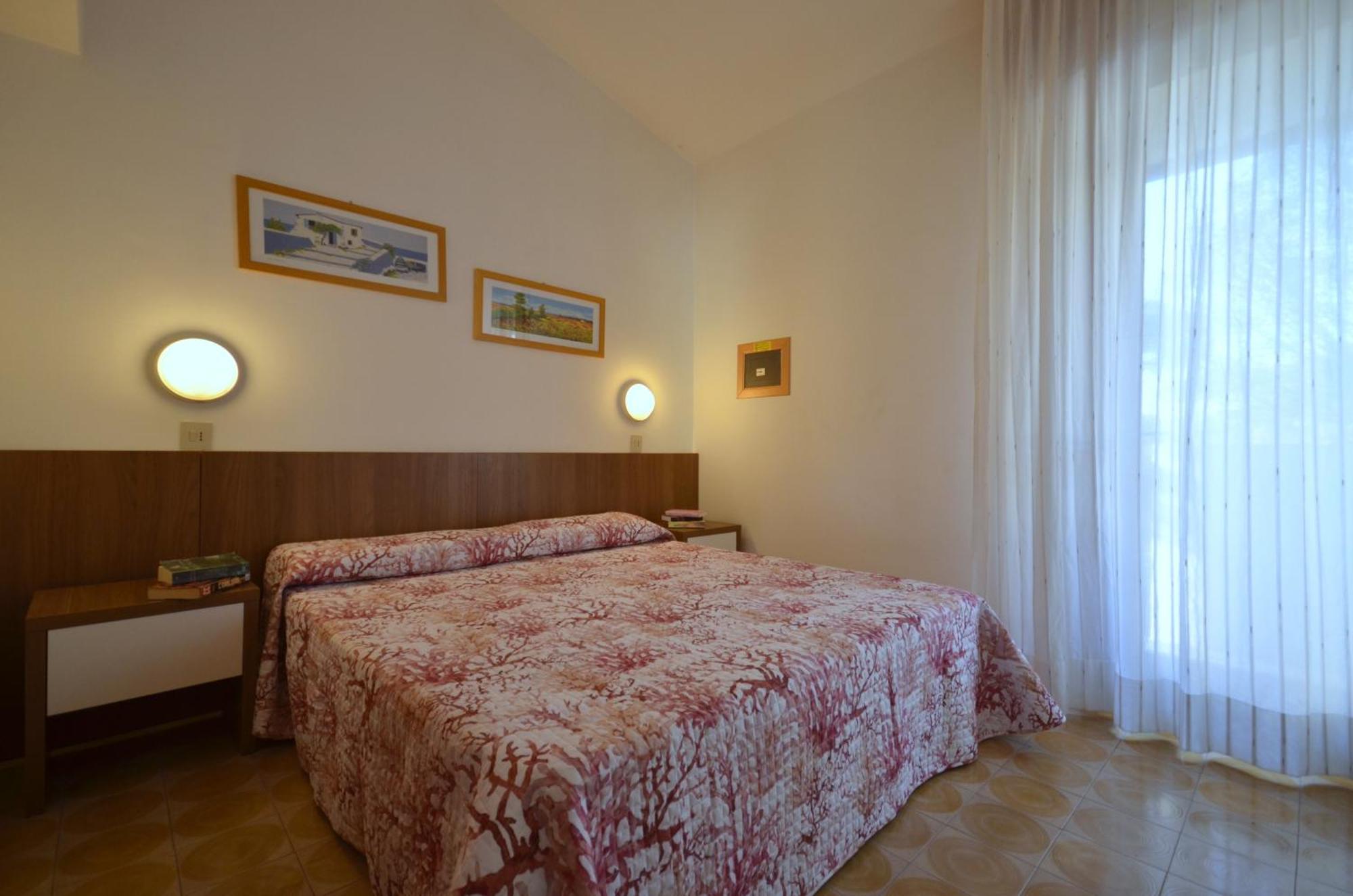 Villaggio Club Dei Pini 비비오네 외부 사진