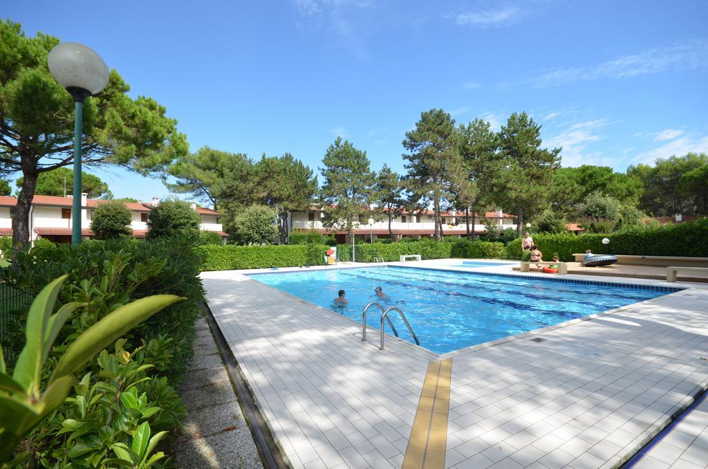Villaggio Club Dei Pini 비비오네 외부 사진