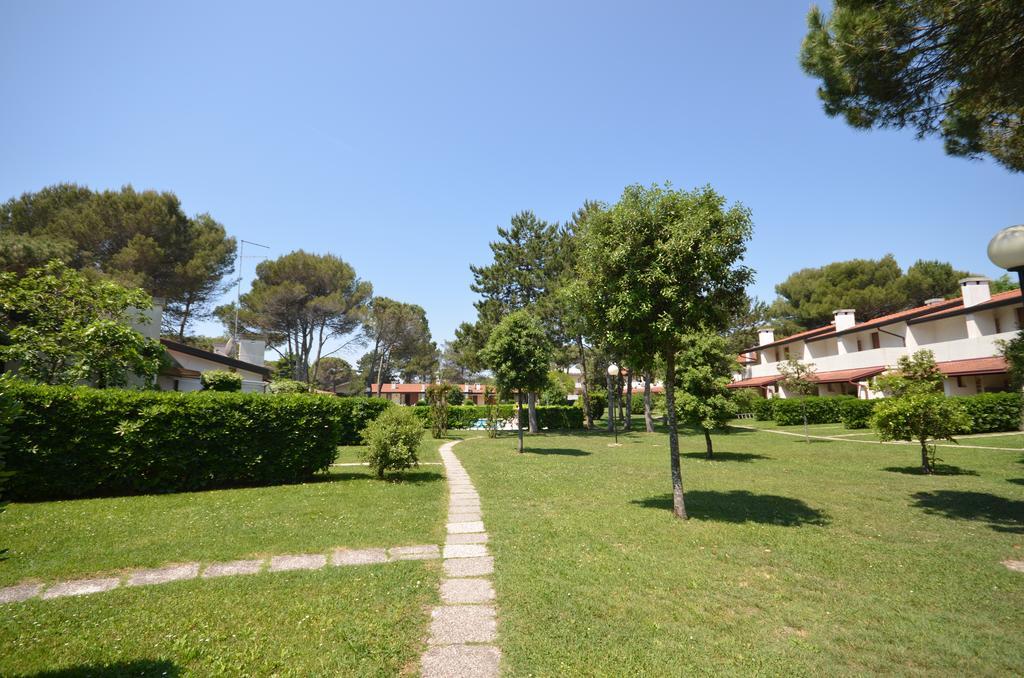 Villaggio Club Dei Pini 비비오네 외부 사진