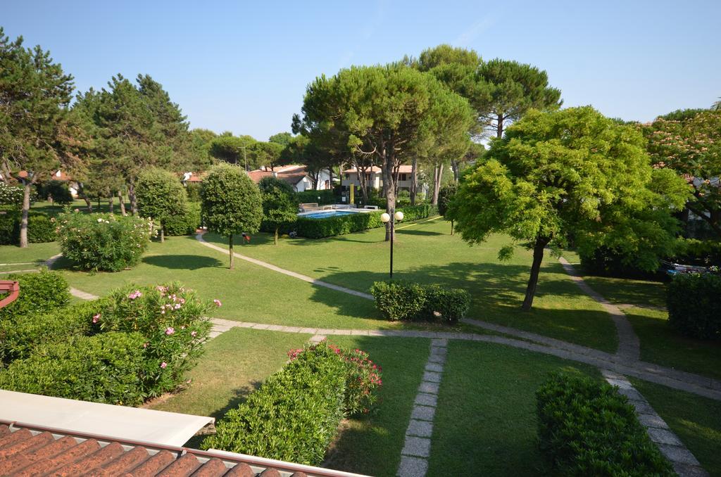 Villaggio Club Dei Pini 비비오네 외부 사진