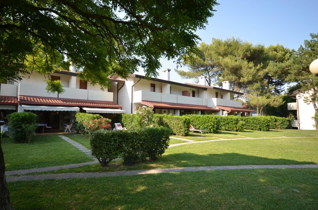 Villaggio Club Dei Pini 비비오네 외부 사진
